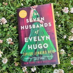 The Seven Husbands of Evelyn Hugo Book